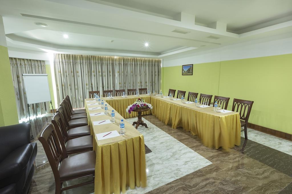High Sky Hotel Пном Пен Екстериор снимка