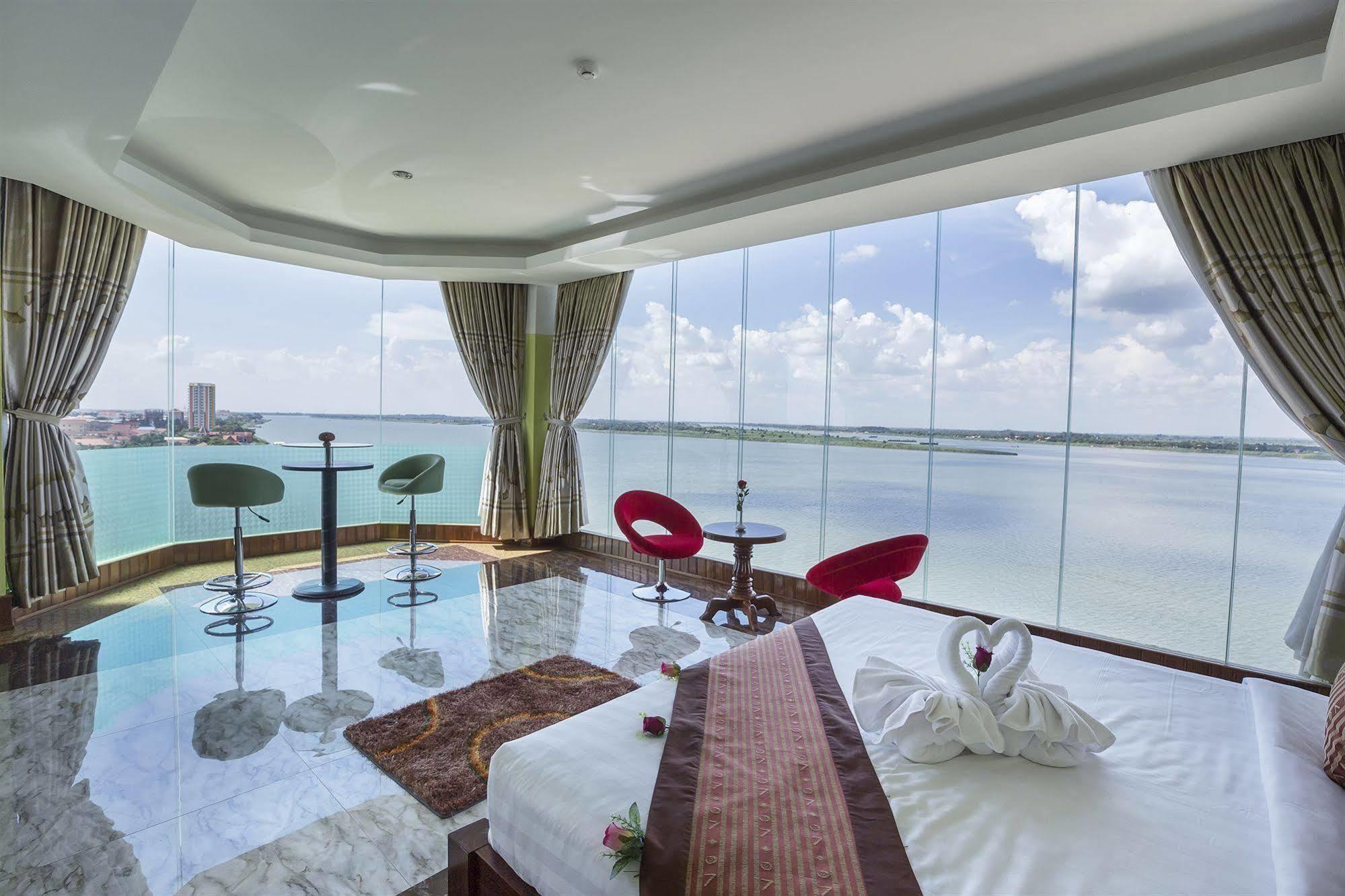 High Sky Hotel Пном Пен Екстериор снимка
