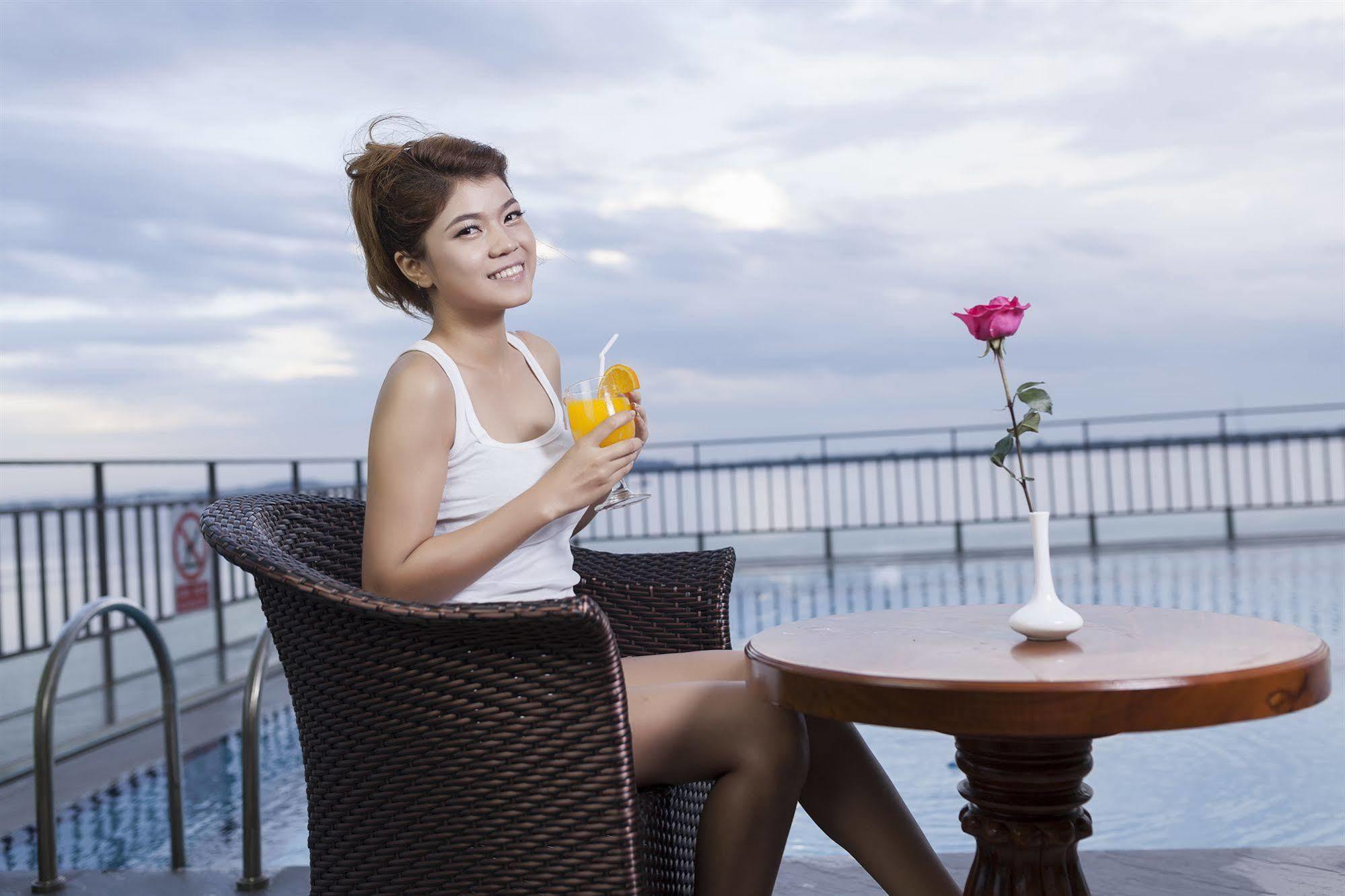 High Sky Hotel Пном Пен Екстериор снимка